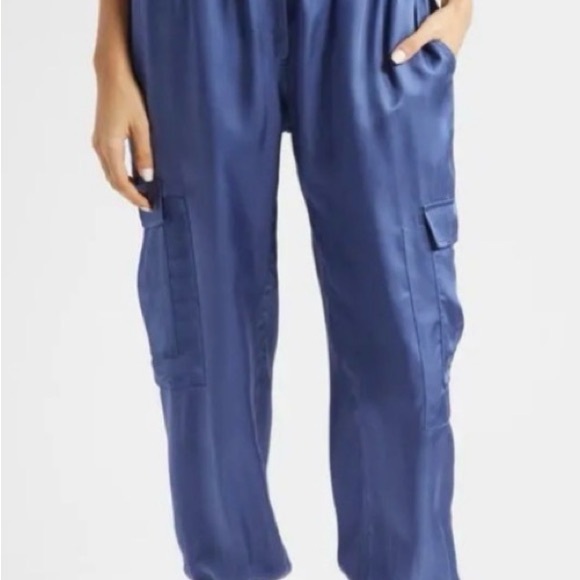 Cinq a Sept Holly Ruffle Sleeve Zip up Jacket & Giles Jogger pant Set - Picture 6 of 8